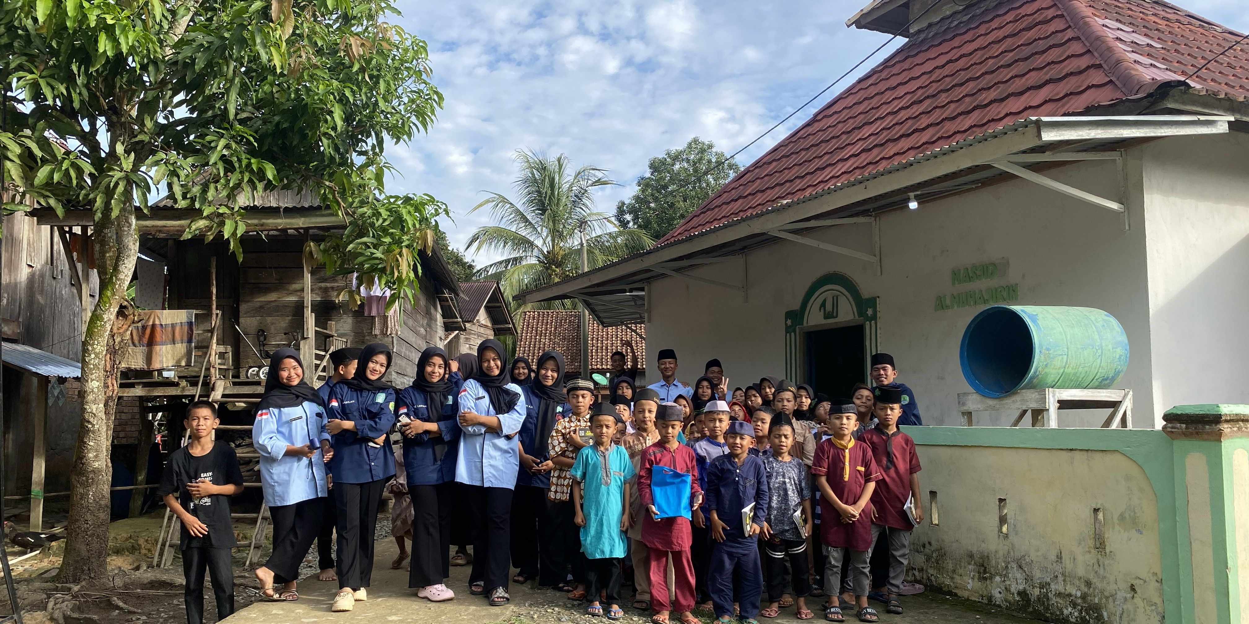 Berantas Buta Aksara Al-Qur'an, Pelajar di PALI Gagas Inovasi "Taman Batulis" di Desa Muara Ikan
