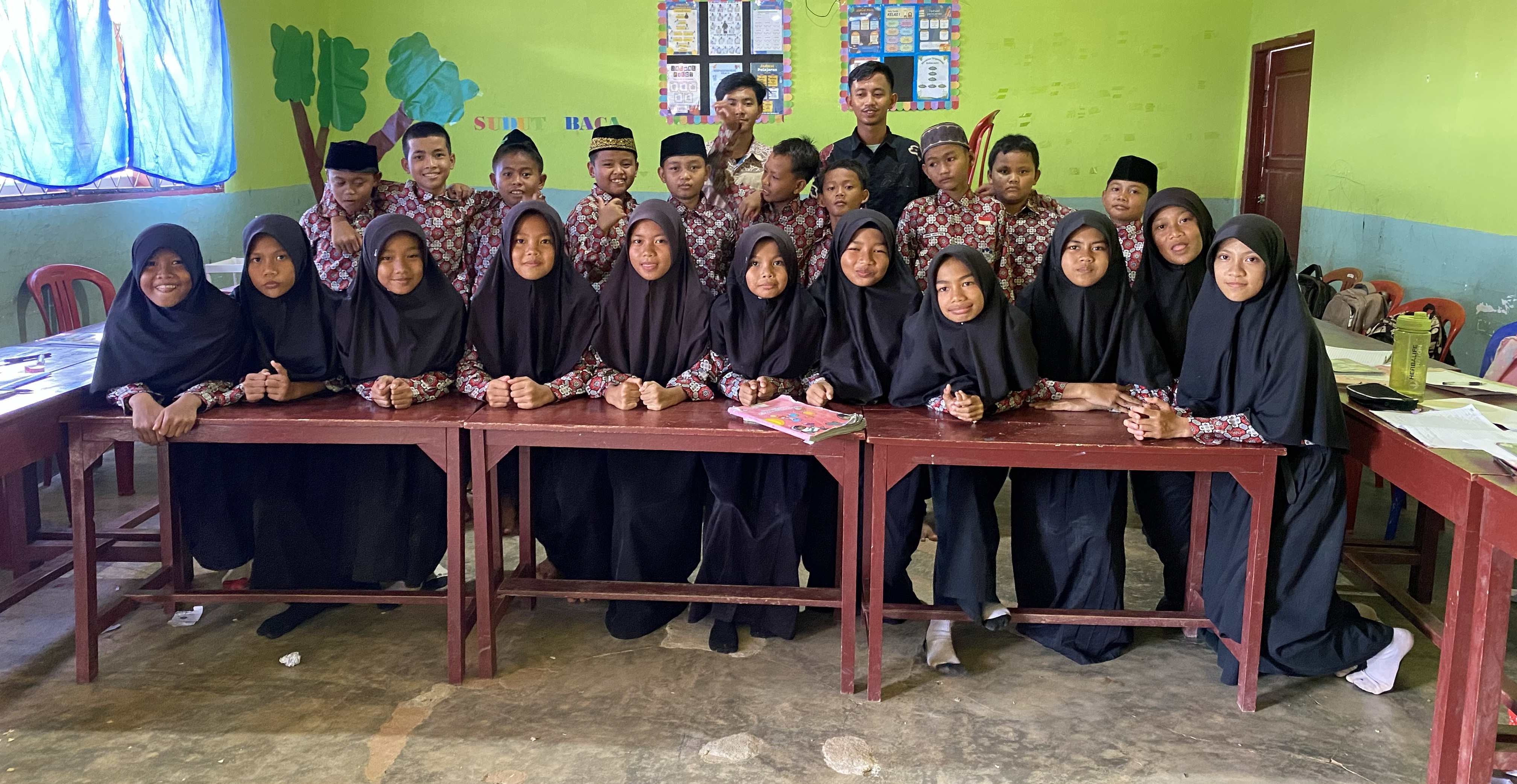 Inovasi "PONDASI" dari PALI: Guru Honorer Ciptakan Pohon Interaktif yang Ubah Matematika Jadi Menyenangkan